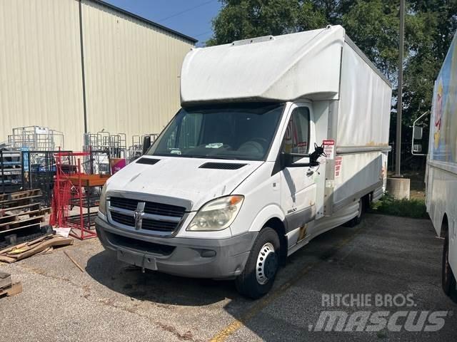 Dodge Sprinter 大型面包车