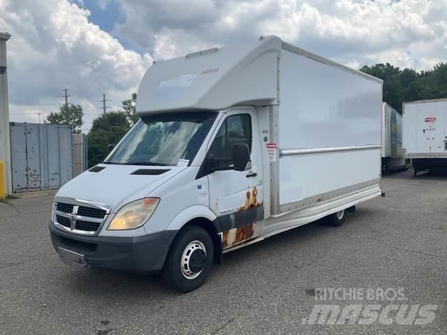 Dodge Sprinter 大型面包车