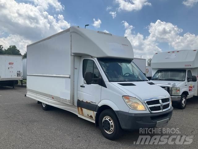Dodge Sprinter 大型面包车