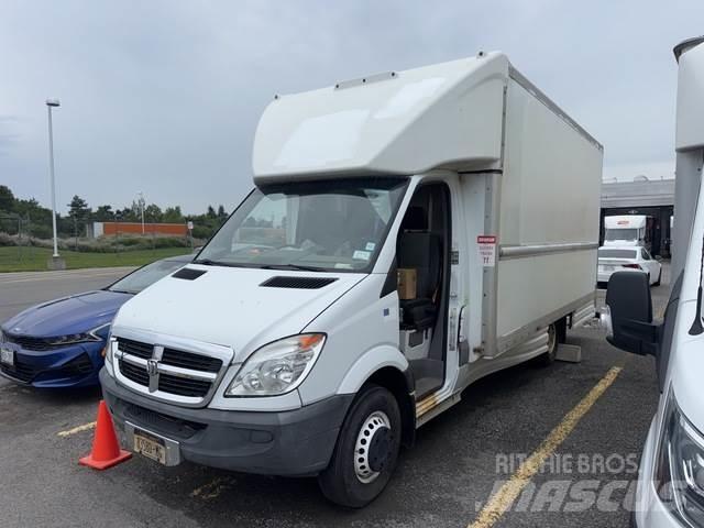 Dodge Sprinter 大型面包车
