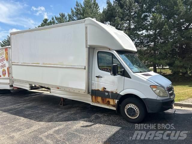Dodge Sprinter 大型面包车