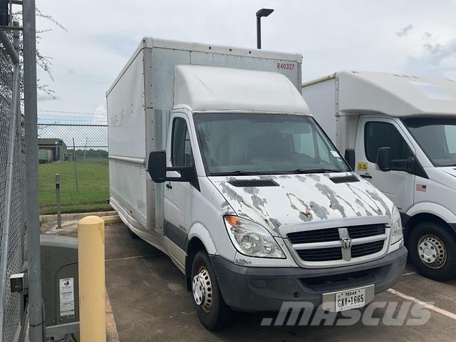 Dodge Sprinter 商务面包车