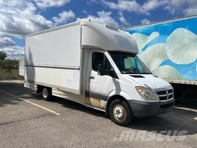 Dodge Sprinter 商务面包车