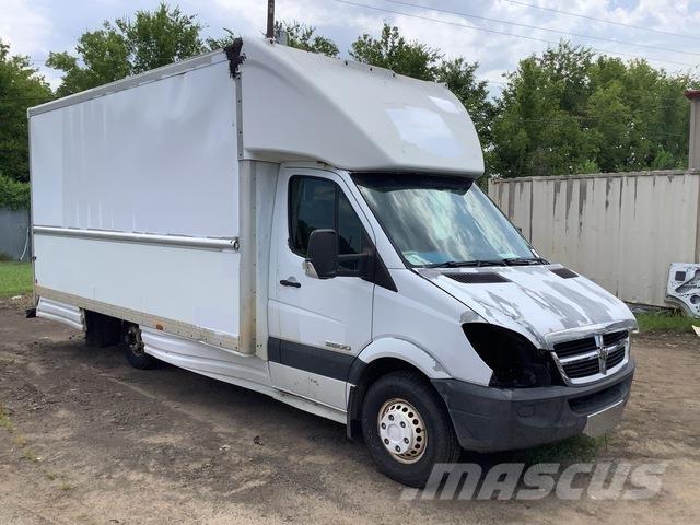 Dodge Sprinter 商务面包车
