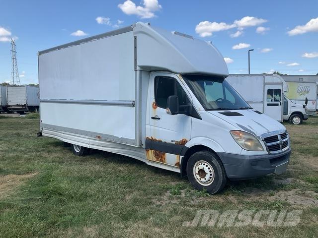 Dodge Sprinter 大型面包车