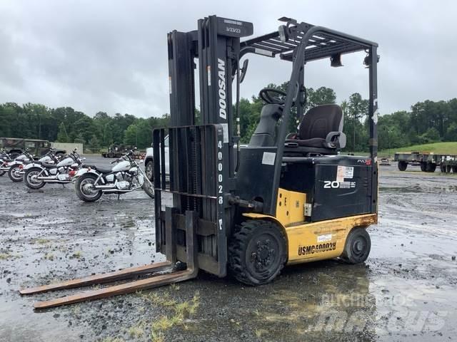 Doosan BC20S-5 电动叉车