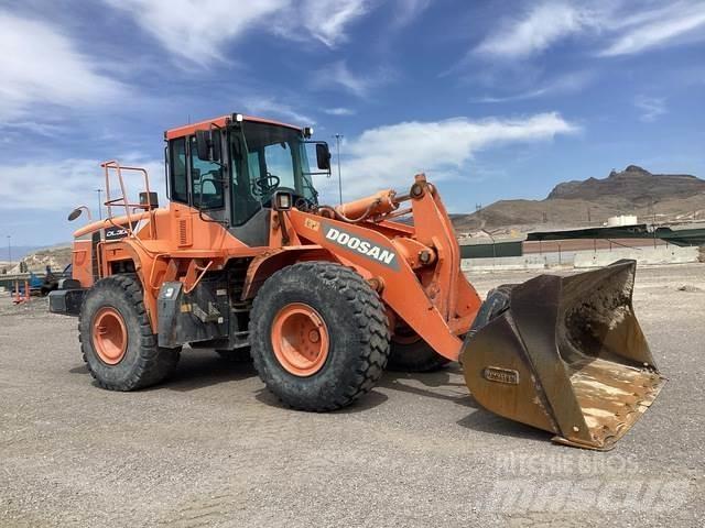 Doosan DL300-5 轮式装载机