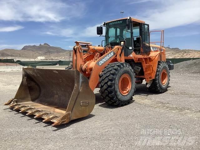 Doosan DL300-5 轮式装载机