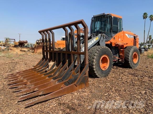 Doosan DL300-5 轮式装载机