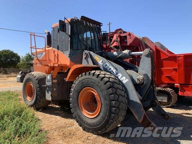 Doosan DL300-5 轮式装载机