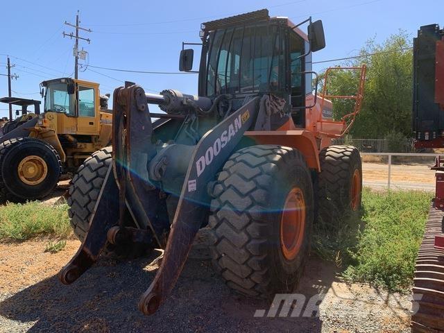 Doosan DL300-5 轮式装载机