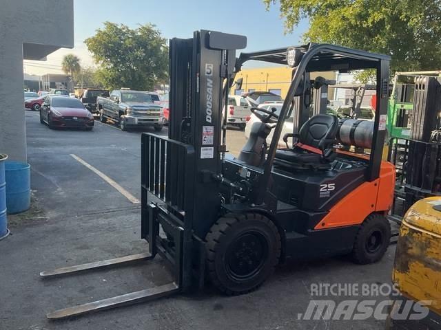 Doosan G25E-7 建筑机械-其他