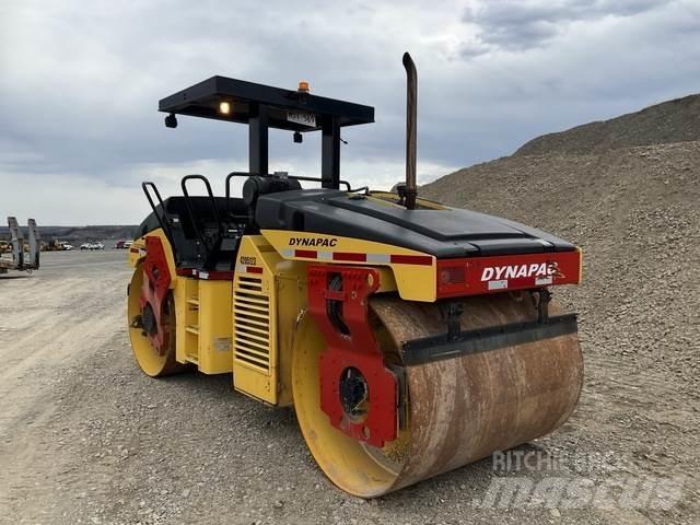 Dynapac CC422 双轮压路机