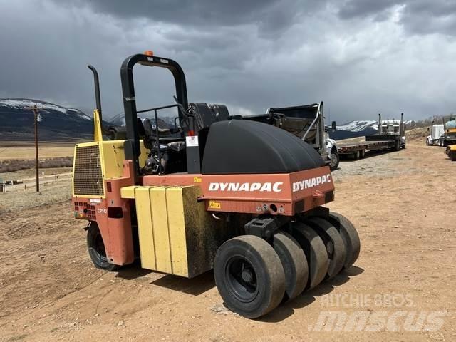 Dynapac CP142 胶轮压路机