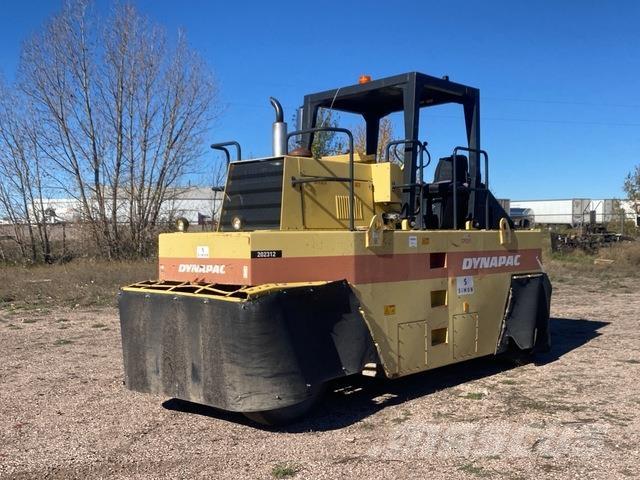 Dynapac CP221 胶轮压路机