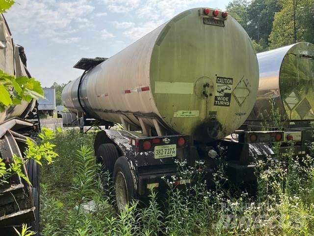 Etnyre  罐式拖车