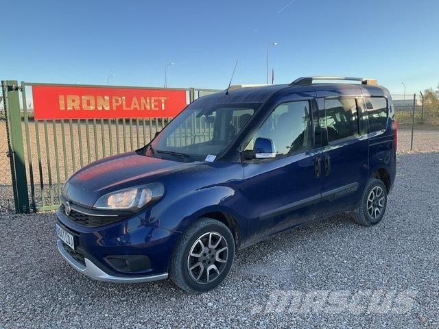 Fiat Doblo 汽车