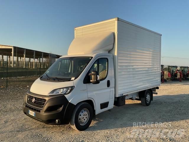 Fiat Ducato 大型面包车