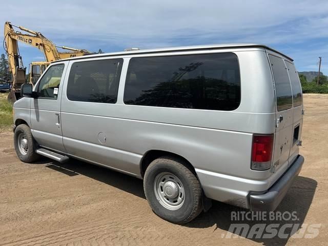Ford E-150 汽车