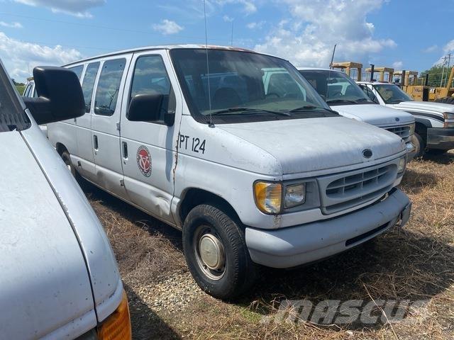 Ford E-150 汽车