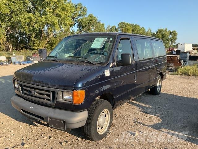 Ford E-150 XL 汽车