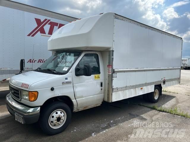 Ford E-350 大型面包车