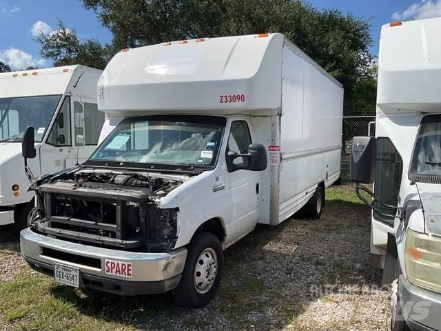 Ford E-350 大型面包车