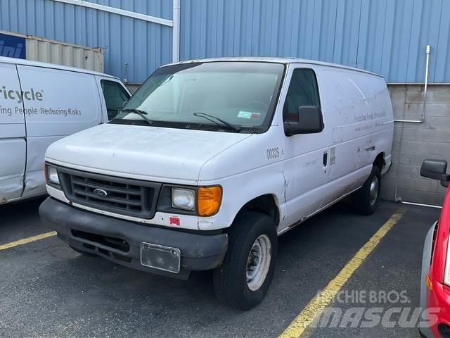 Ford E 350 大型面包车
