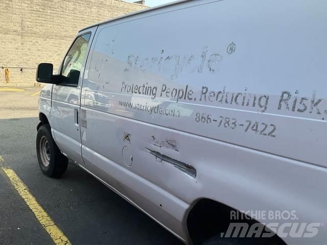 Ford E 350 大型面包车