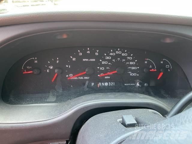 Ford E 350 大型面包车