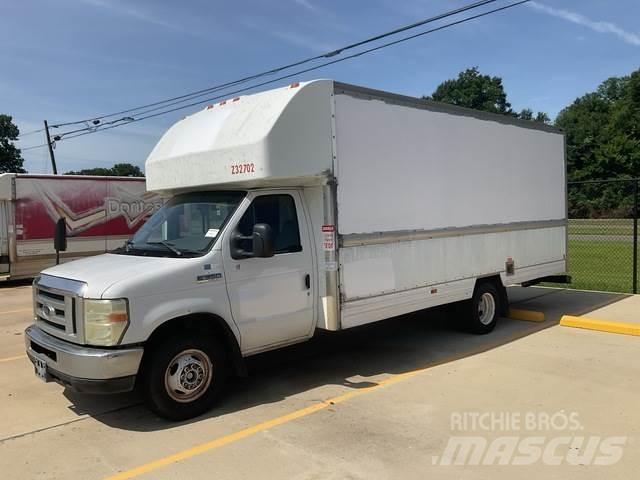 Ford E-350 大型面包车