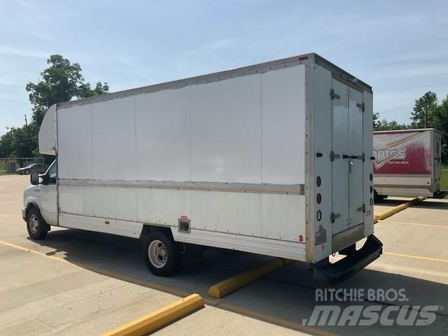 Ford E-350 大型面包车