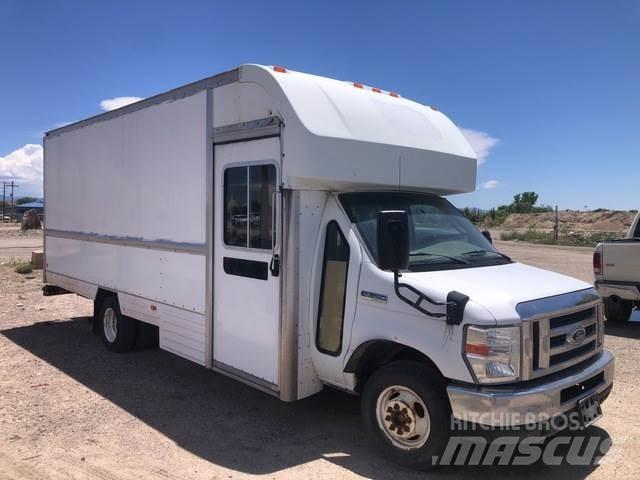 Ford E-350 大型面包车