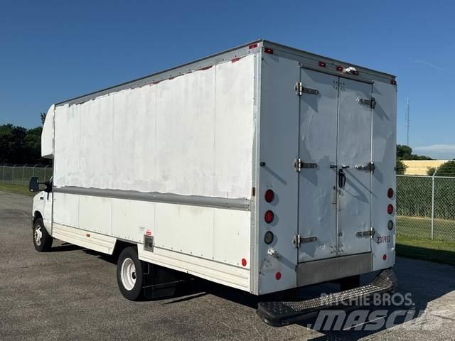 Ford E-350 商务面包车