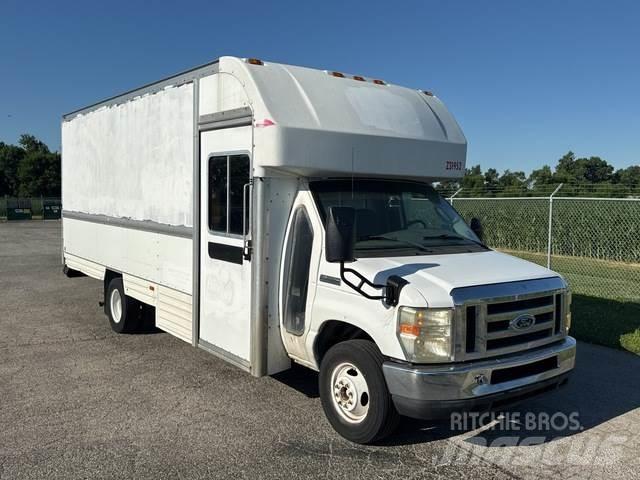 Ford E-350 商务面包车