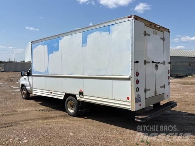 Ford E-350 厢式货车
