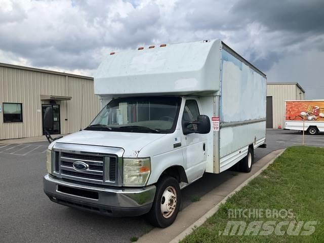 Ford E-350 厢式货车