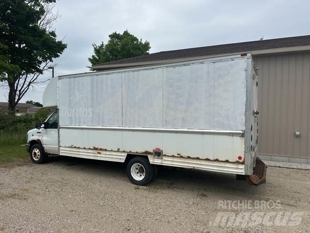 Ford E-350 厢式货车