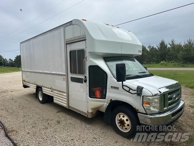 Ford E-350 厢式货车