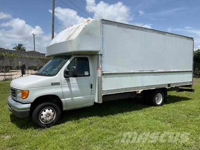 Ford E-350 厢式货车