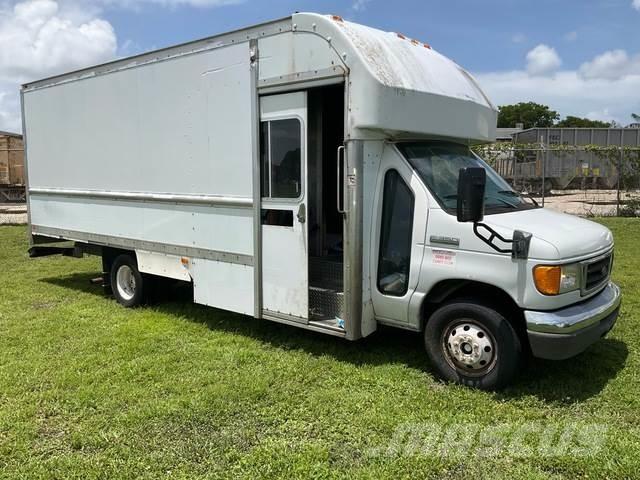Ford E-350 厢式货车