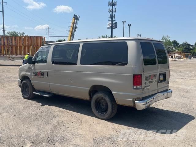 Ford E-350 汽车