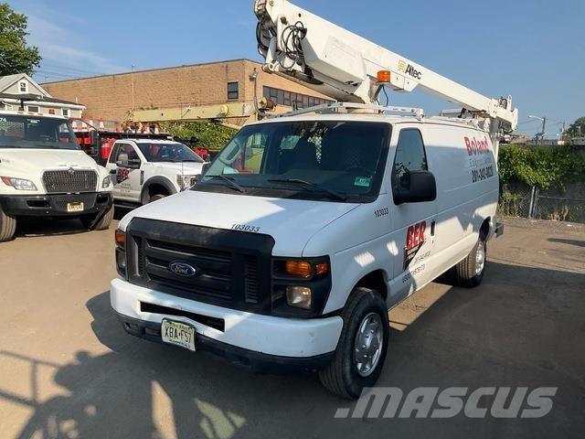 Ford E-350 车载式高空作业车