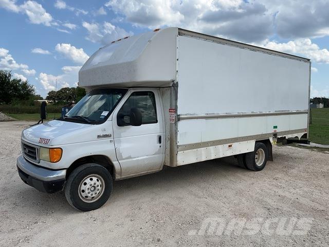Ford E-350 厢式货车