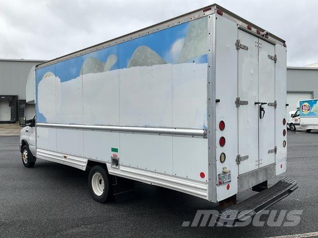 Ford E-350 厢式货车