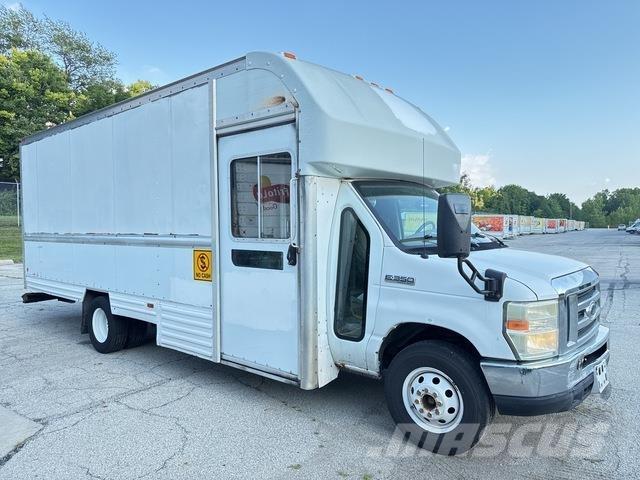 Ford E-350 厢式货车