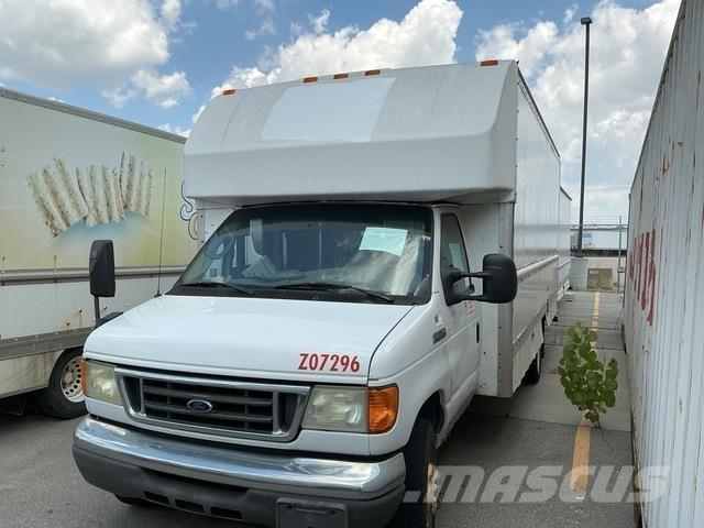 Ford E-350 厢式货车