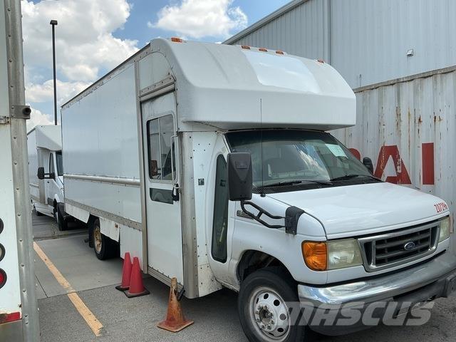 Ford E-350 厢式货车