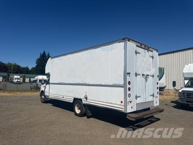 Ford E-350 厢式货车