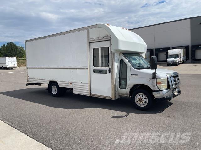 Ford E-350 厢式货车